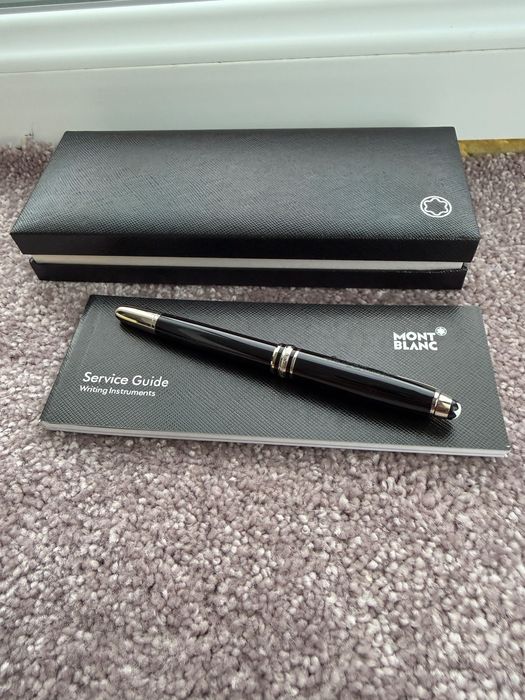 Stilou Montblanc argintiu Meisterstuck penita argintie cu auriu