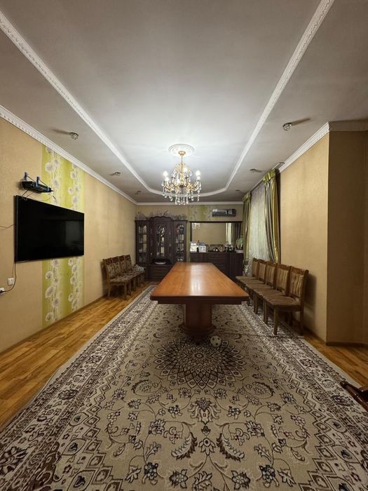 Стол для гостийной