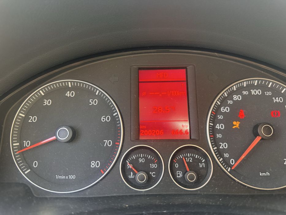 Vând golf 5 plus 1.6 MPI