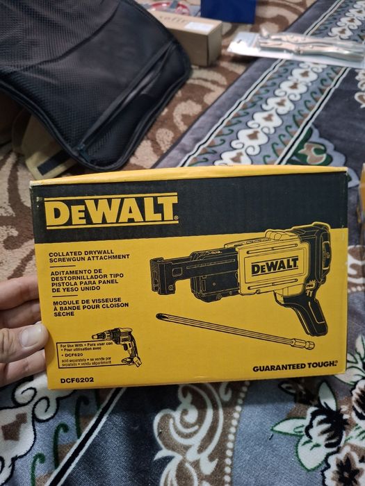 DeWALT шуруповерт DCF620N