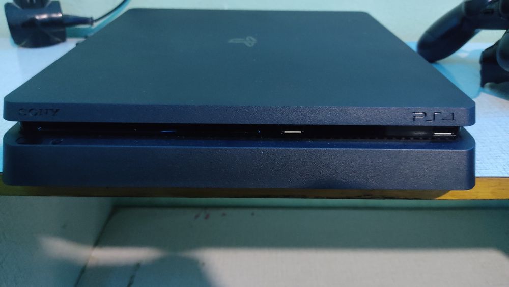 Playstation 4 Slim