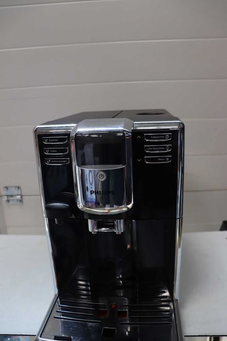 Aвтоматична кафемашина Philips EP5360/10, Series 5000, 5 напитки,  AquaClean, PianoBlack