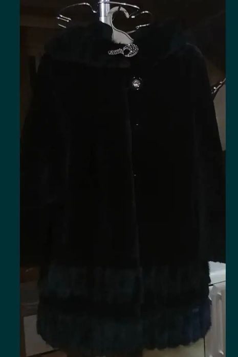 Продам натуральную шубу новая дёшево