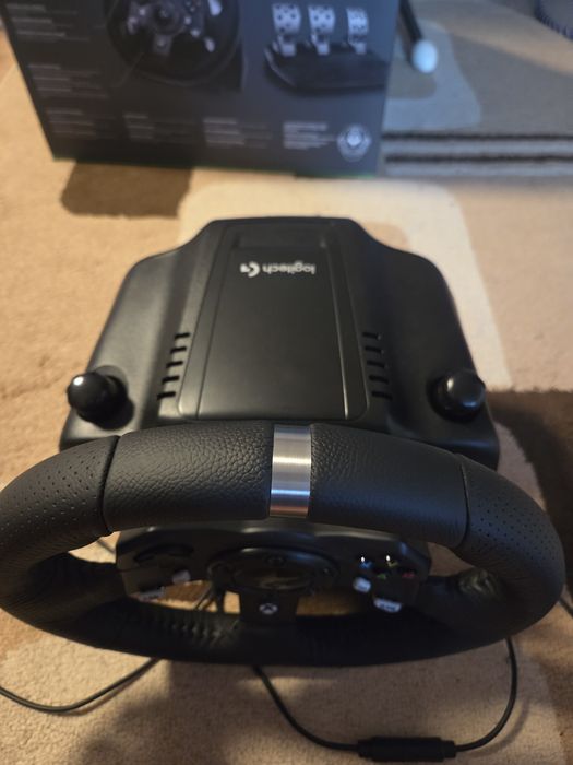 Vând volan gaming Logitech G290 + schimbător. Rog seriozitate.