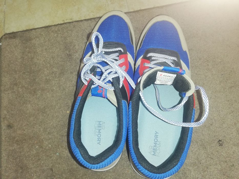 Чисто нови но се оказаха големи си търсят приятел.