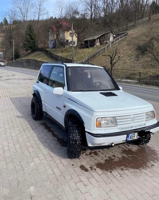 Vând Suzuki vitara 16 v8 merge perfect fără rugină la șasiu a fost refăcut