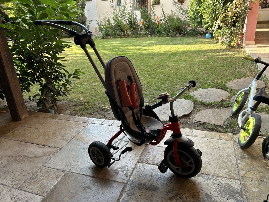 Vand tricicleta/ carucior cu pedale si maner