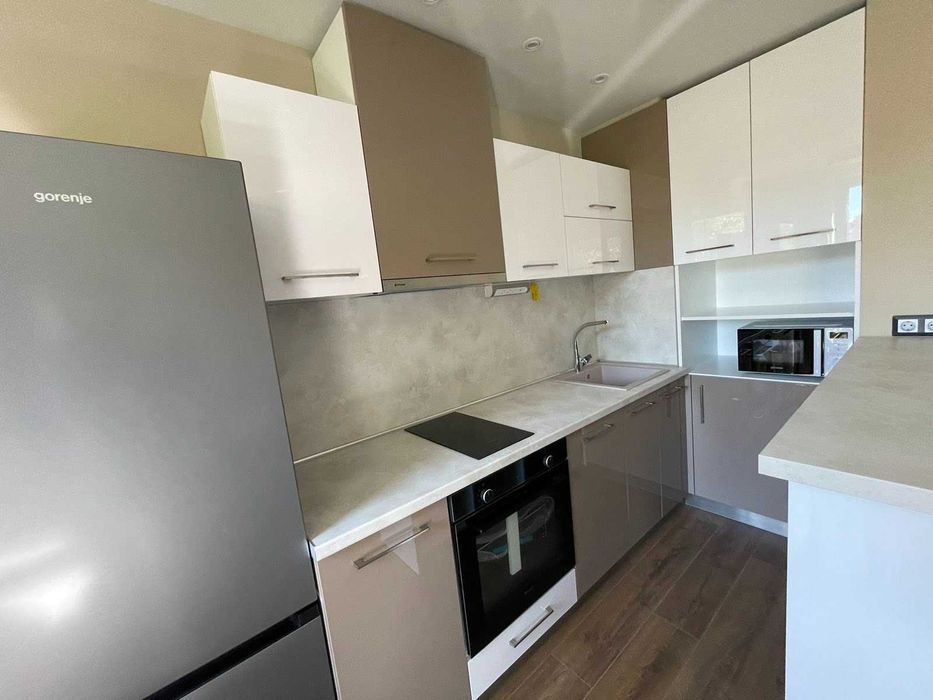 Дава се под наем Двустаен апартамент в Пловдив, Христо Смирненски - 80 кв.м за 612 € - Снимка #2