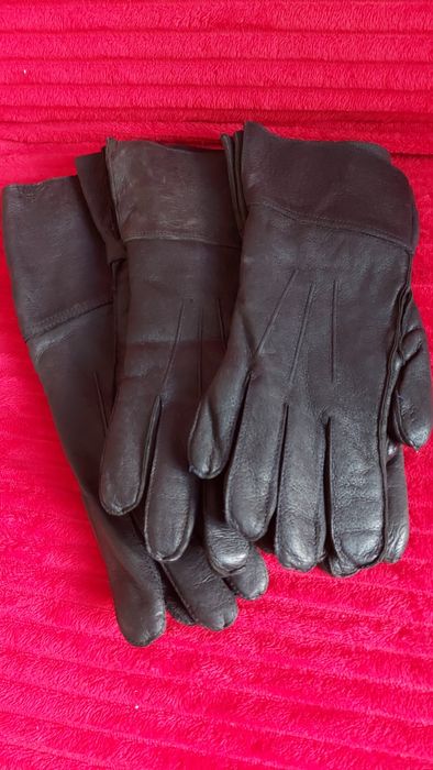 Vând mănuși din piele de ovine,diferite mărimi!