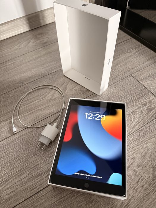 iPad 9, 64 GB, ca nou, folosit foarte putin,