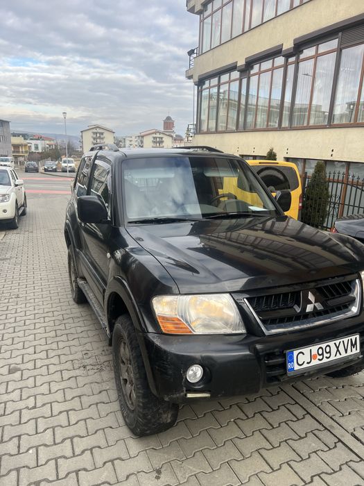 Mitsubishi Pajero– 4x4 cu reductor – Automat – Piele – Autoutilitară