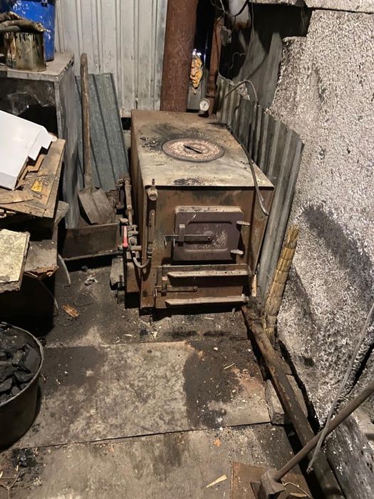 Продам дом, с тремя боксами для себя или для бизнеса, с теплицей