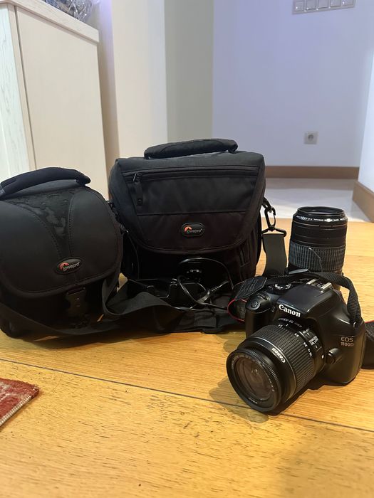 Canon EOS 1100D + 2 обектива, 2 чанти и зарядно