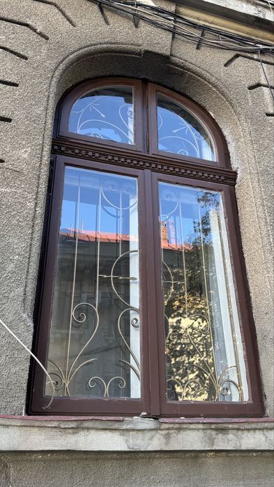 Ferestre rustice duble din lemn cu arcada