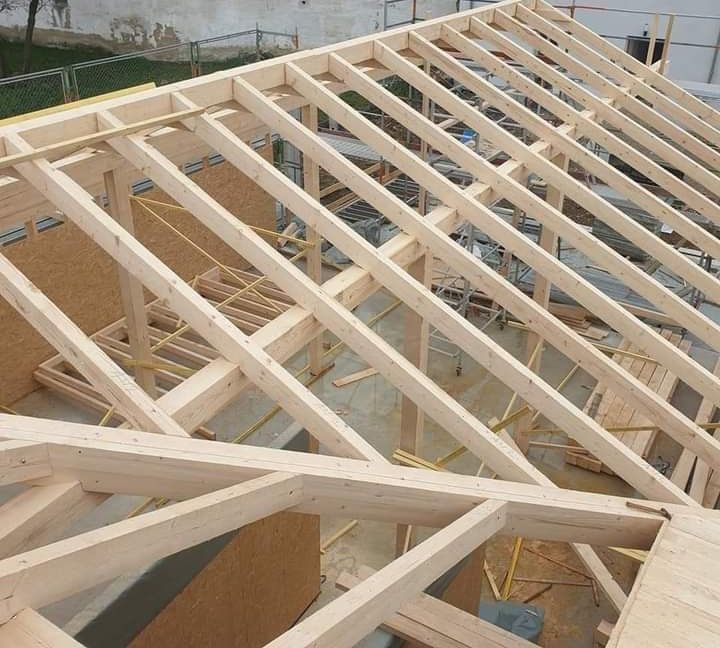 Montaj tabla firma acoperișuri dulgherie mansardă reparatii acoperișuri urgente 24/7 sună azi pentru oferta