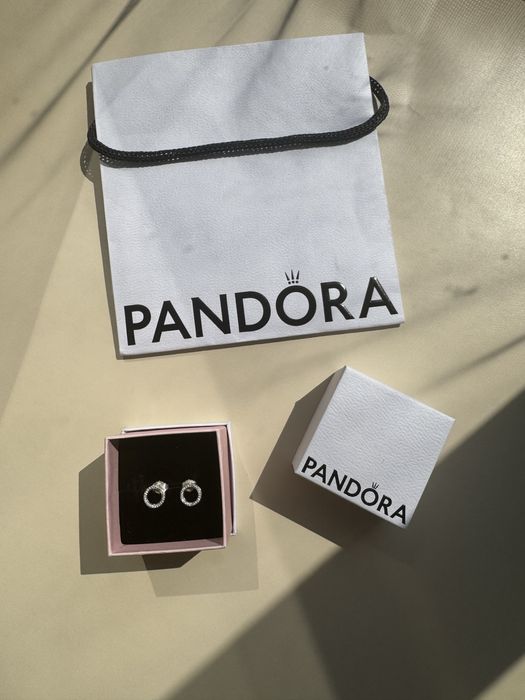 Продам серебряные серьги Pandora оригинал