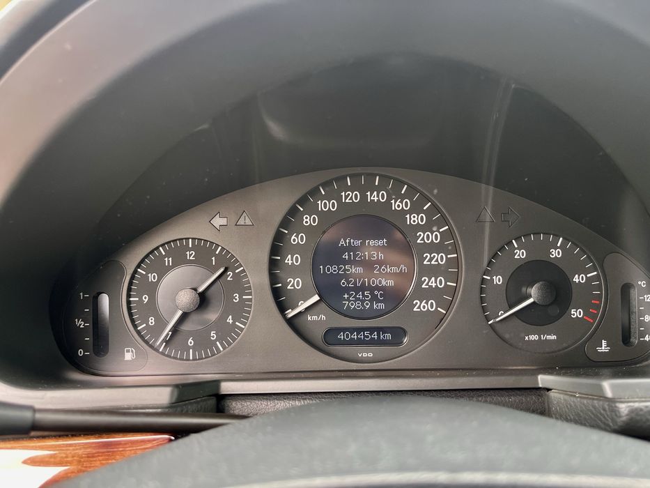 Mercedes  E Class W211