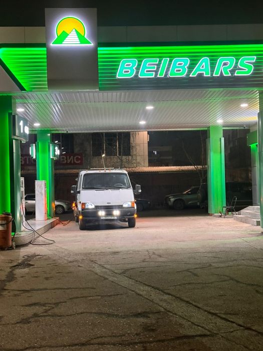 Продам  эвакуатор  форд в хорошем  состоянии