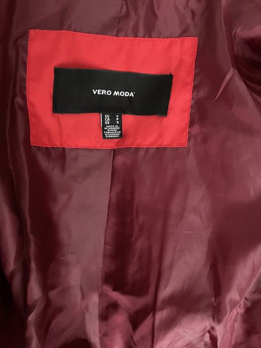 Червено яке Vero Moda