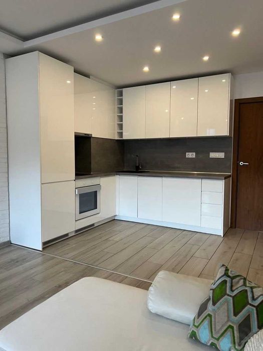 Дава се под наем Тристаен апартамент в София, Манастирски ливади - 90 кв.м за 827.73 € - Снимка #2