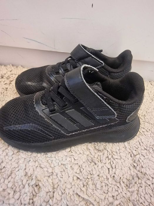 Adidasi Adiddas material textil