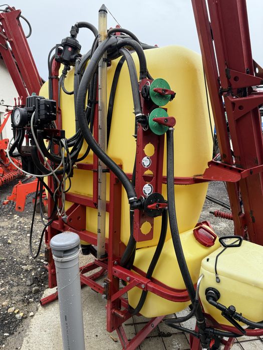 Met Instalatie Erbicidat Hardi Master Plus 1200 L an 2017 Kuhn Rau