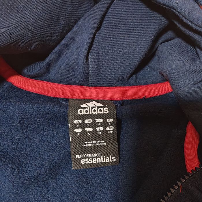 Суитчър Adidas essentials