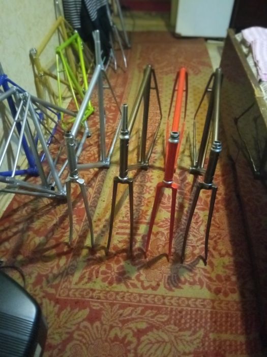 Продам раму без вилки,от 57