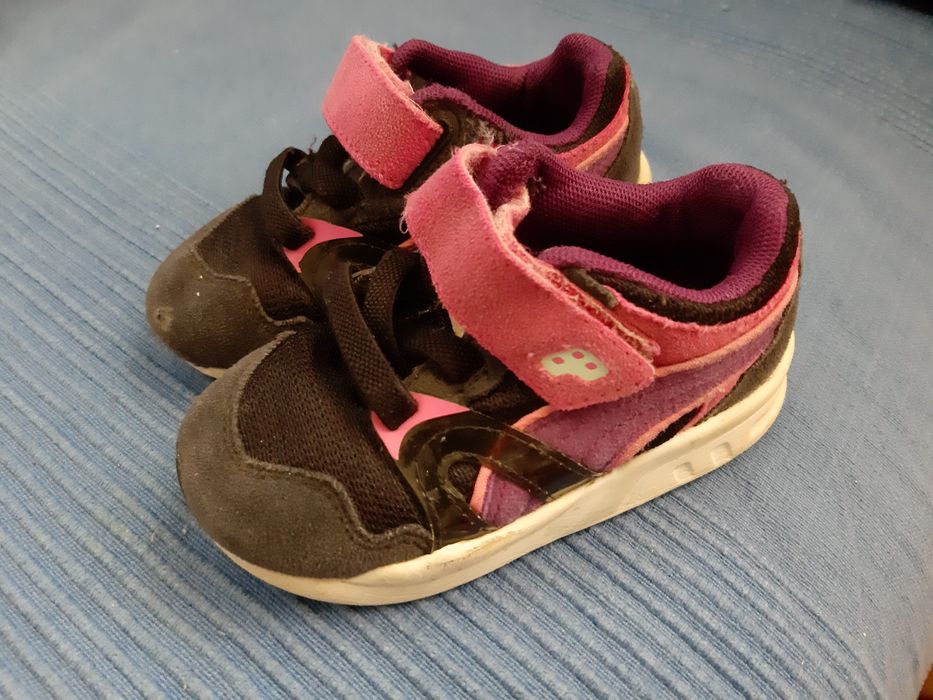 Papuci / adidasi fetita 22