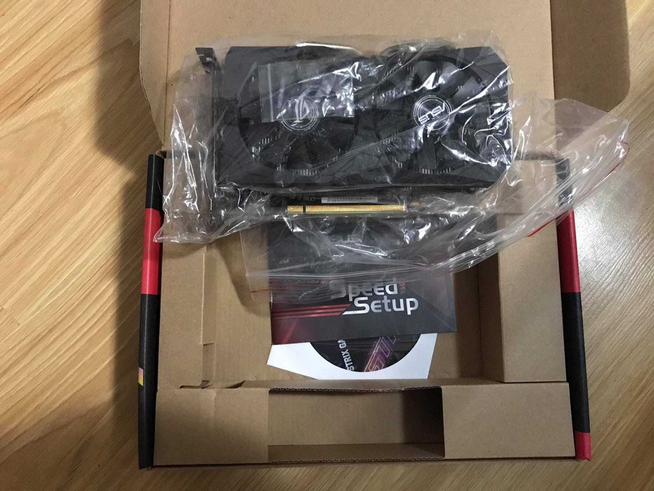 Видео карта Asus RX 560 Strix Gaming 4GB