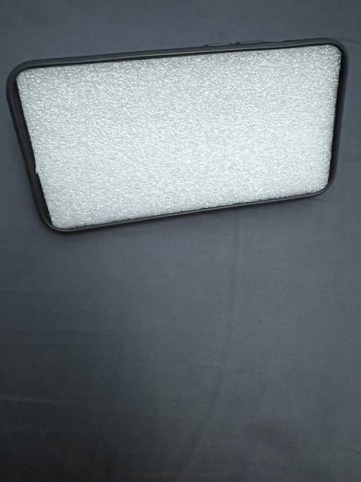 Vând husa iphone 13 pro
