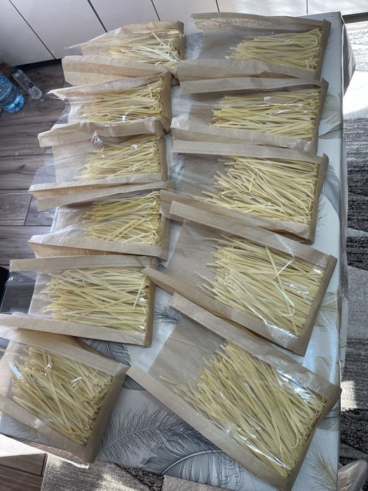 Taietei si paste de casa din faina de grau dur si oua