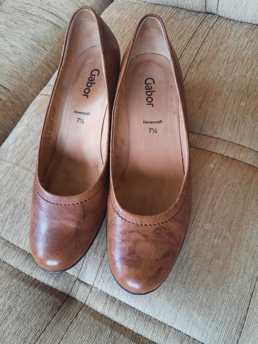 Продавам елегантни дамски обувки