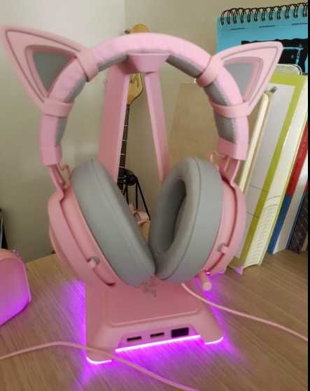 Стойка за слушалки Razer Base Station Chroma