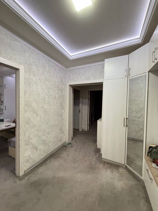 Prodaetsya novostroyka 2 kom peredelanna v3 kom.66 kv+9kv balkon