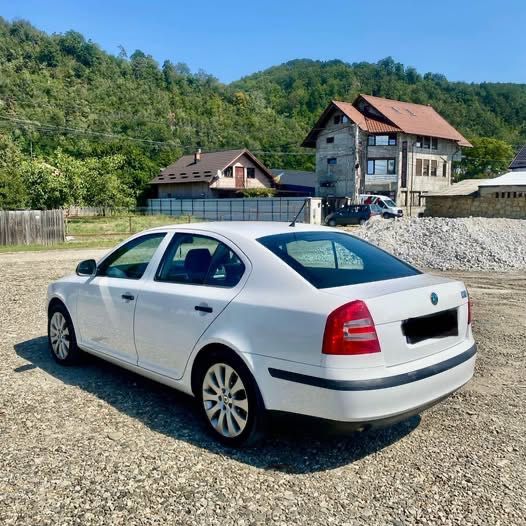 SKODA Octavia 2011 — imagine 4