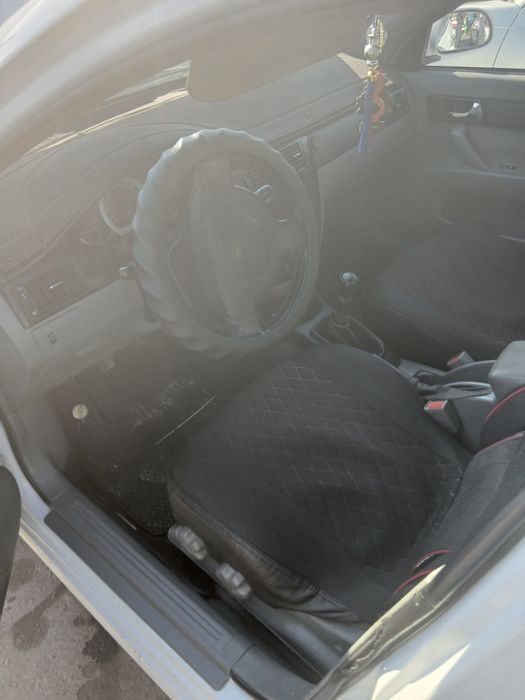 lasetti 1.8  sotiladi