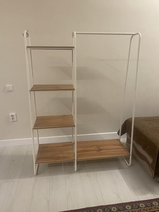 Продам вешалку для одежды