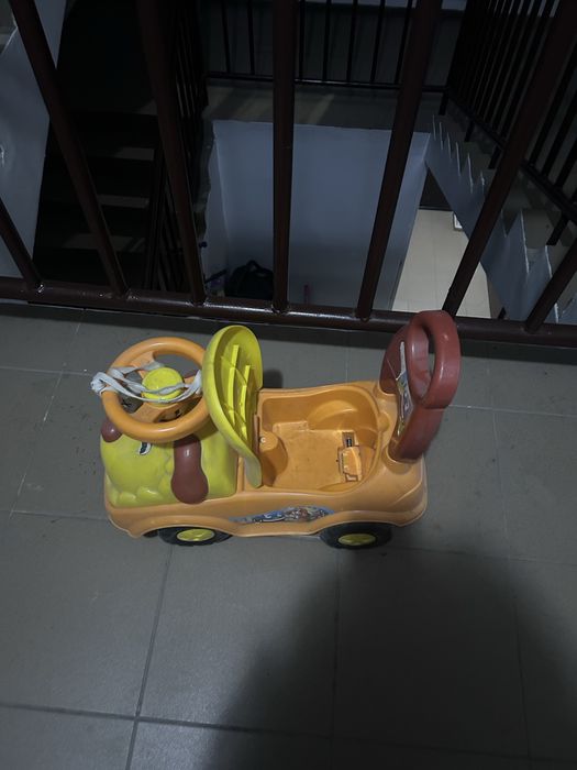 Продам детскую машинку