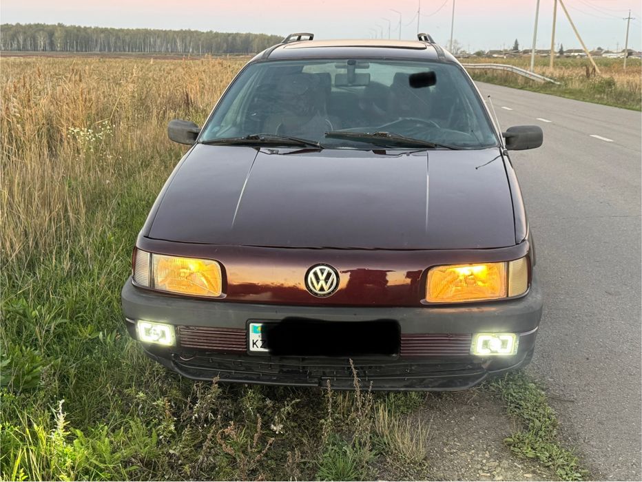 Продам VW PASSAT B3 универсал 1,8 моно