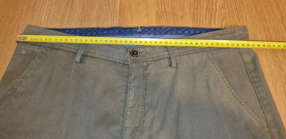 Pantaloni cu stil Massimo Dutti casual fit