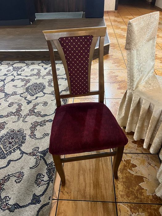 Стол стул холати яхши, срочно сотилади 80000