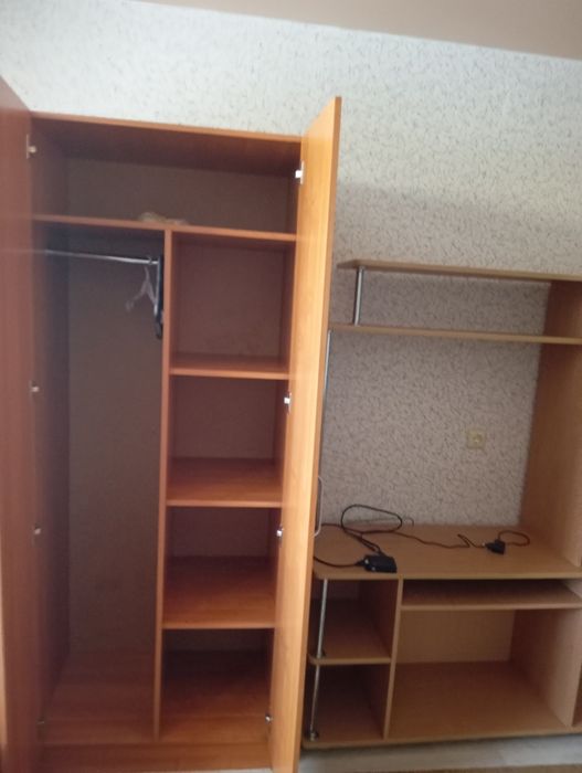 Продам шкаф двухстворчатый