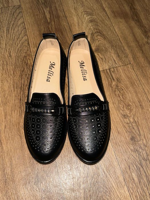 Женские классические туфли