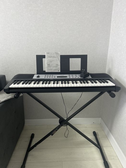 Продам Синтезатор в отличном состоянии