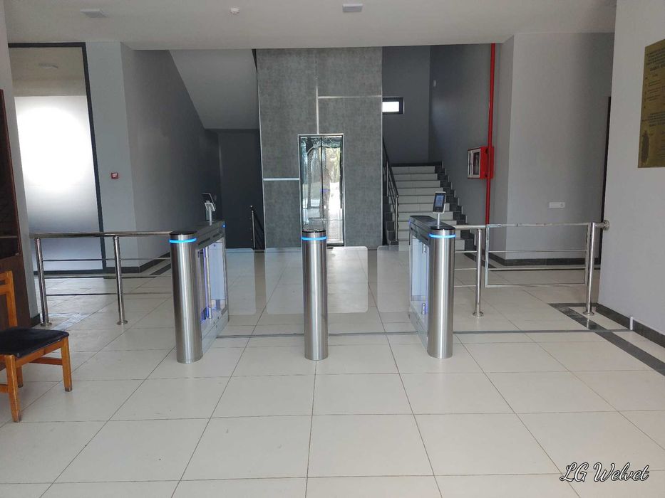 Турникет Face id ustanovka