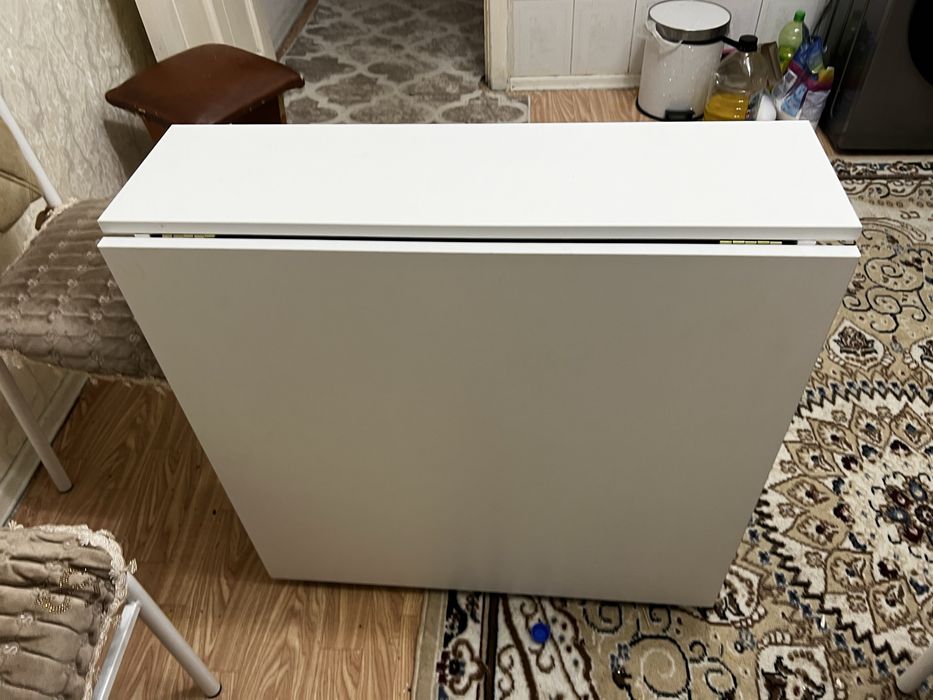 Стол б/у почти новый сатылады хабарласыныздар