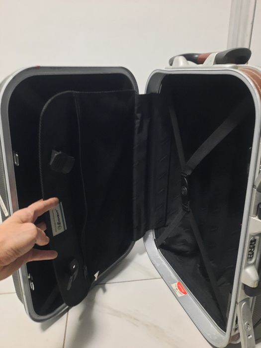 Дорожный чемодан б/у