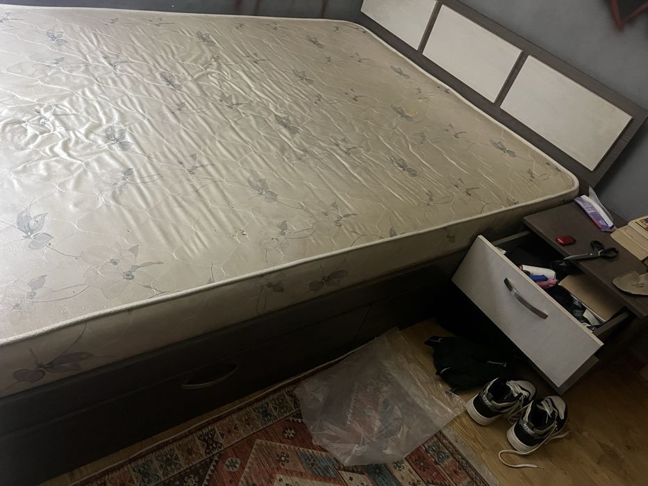 Кровать двух спальняя