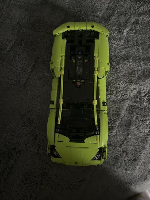 Lamborghini huracan lego 800+ piese cu manual de instructiuni